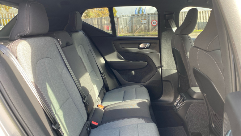 Volvo XC40 2.0 B3P Core 5dr Auto Petrol Estate